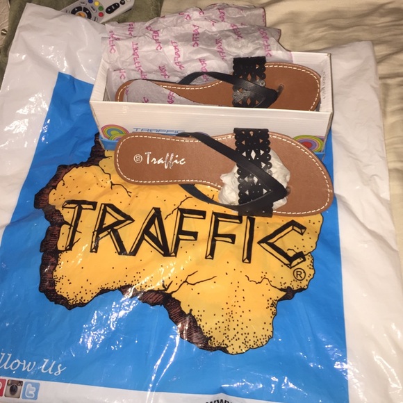Traffic size 10 sandals