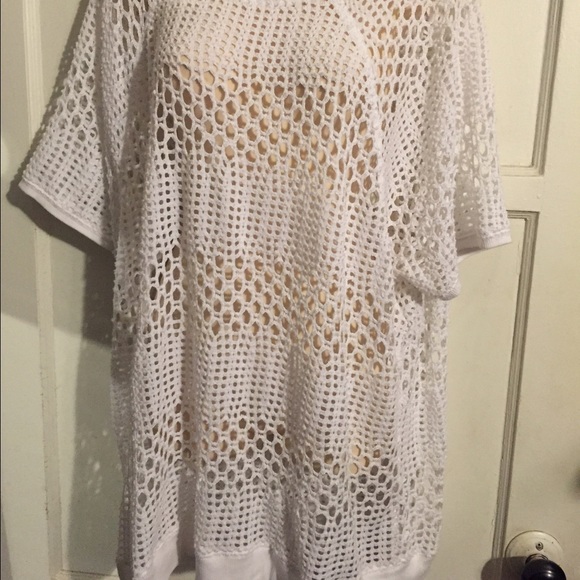 White open crochet short sleeved sweater
