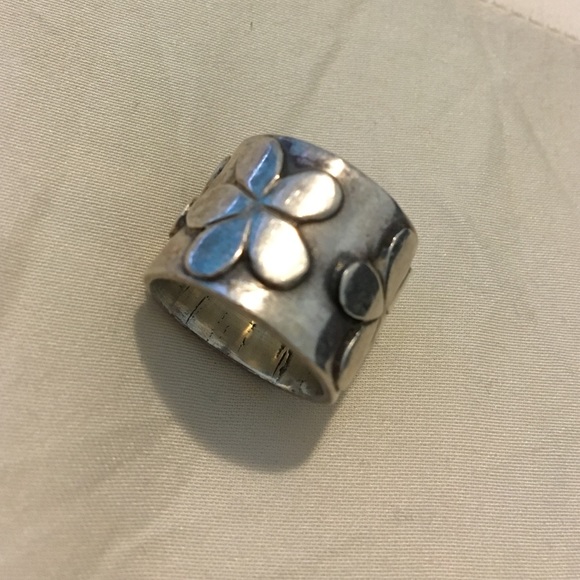 Silver ring size 8