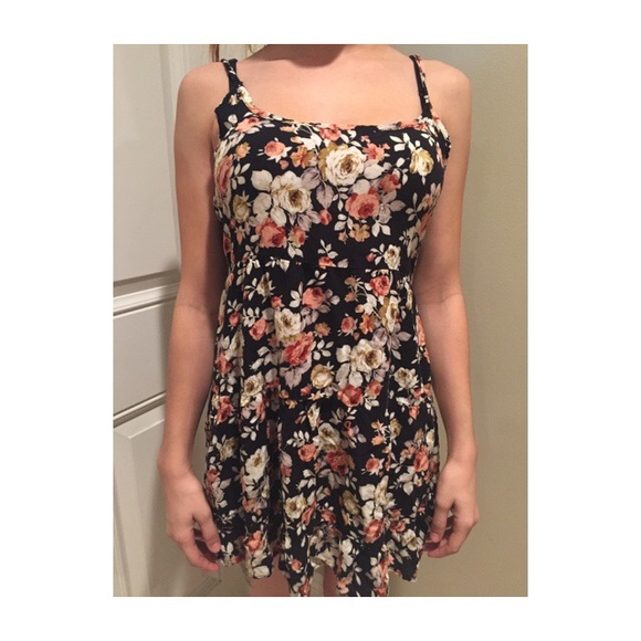 Floral open back dress - Picture 1 of 3