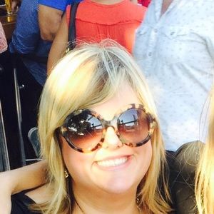 Meet your Posher, Caroline