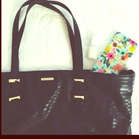 iSO❤️❤️❤️I NEED THIS BAG. Not a listing**