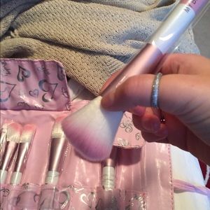 24 piece makeup brush set, baby pink and white