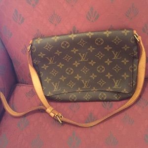 Selling my LV don't use it any more