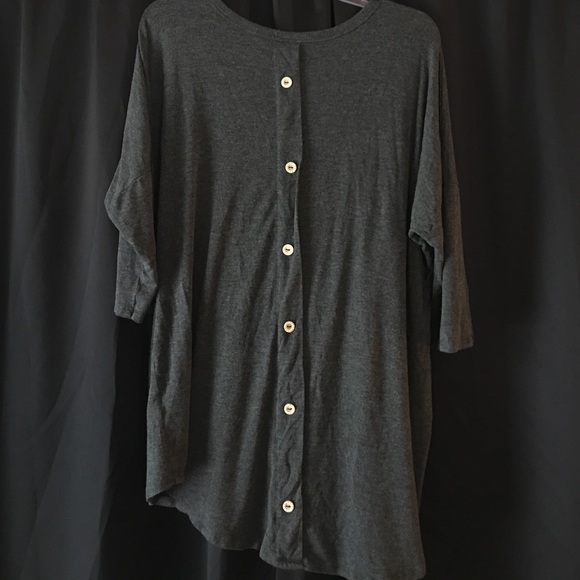 Gray tunic top with buttons down the back