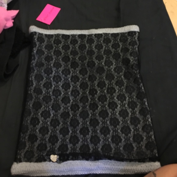 Betsey Johnson scarf snood