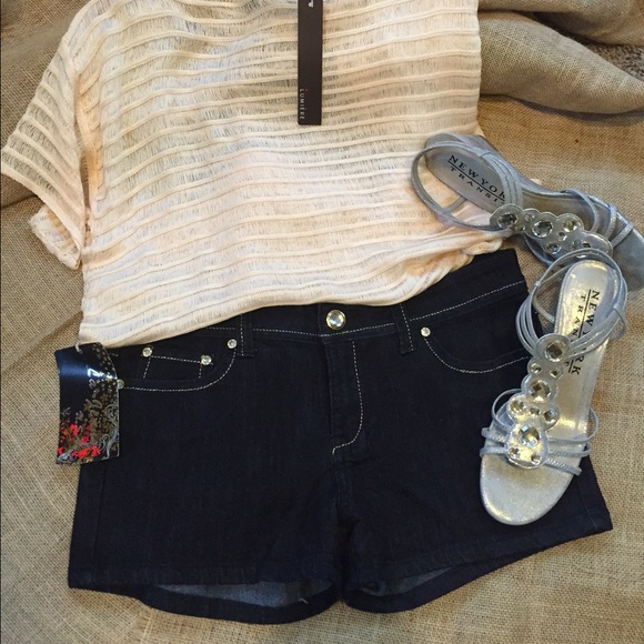 Black 5-Pocket Denim Shorts w/Metallic Gold Thread