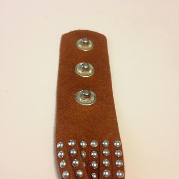 studded leather bracelet - Picture 3 of 3