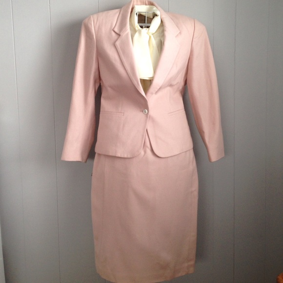 JH Collectibles vintage wool business suit