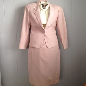 JH Collectibles vintage wool business suit