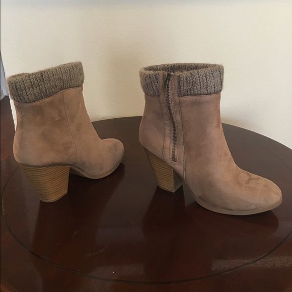 Sweater knit Taupe Booties