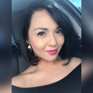 Meet your Posher, Adriana