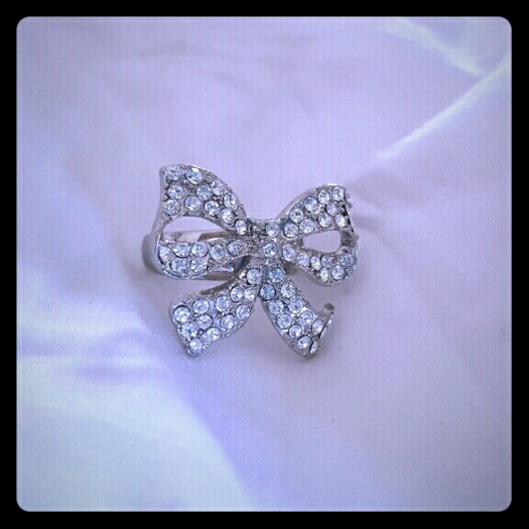 Betsey Johnson Jewelry - Betsey Johnson faux diamond bow ring.