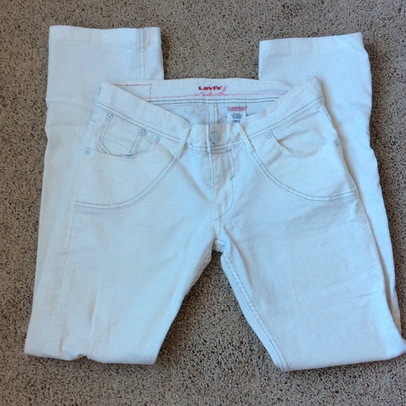 💙Levi's white jeans💙