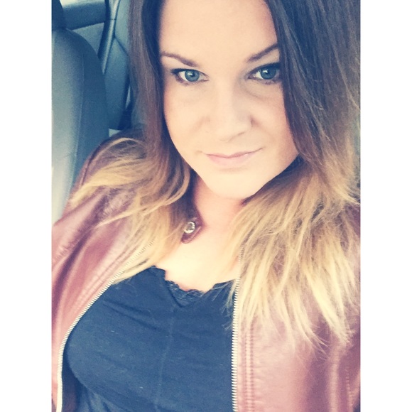 Meet your Posher, Kimberly - Picture 1 of 1