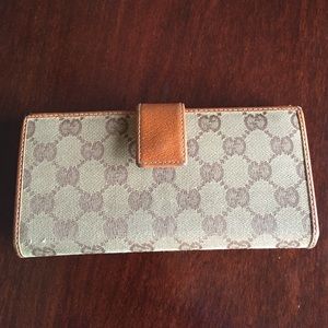 Gucci wallet. Original GG logo fabric.