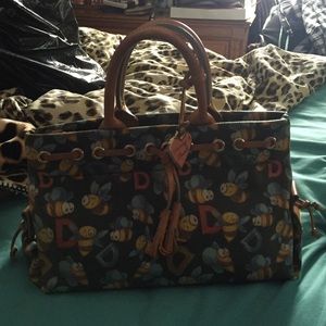 Bumble bee Dooney and Bourke purse