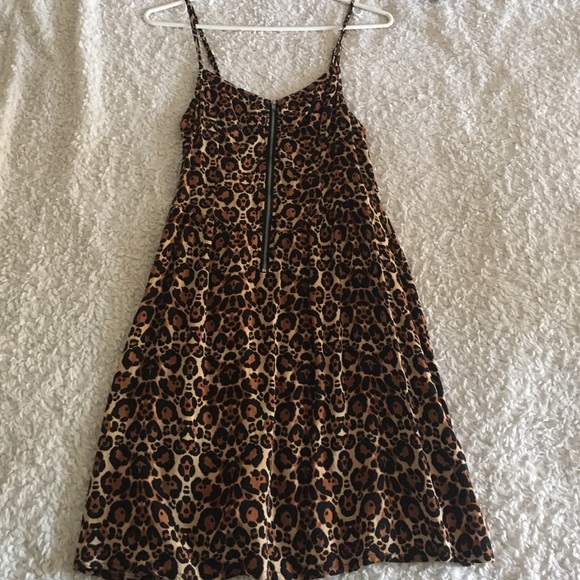 H&M Dresses & Skirts - Leopard print dress