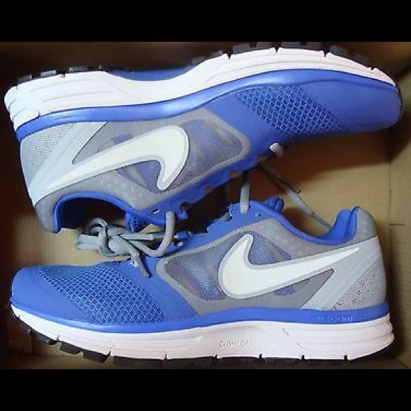 Nike Zoom Vomero 8 Running Shoes