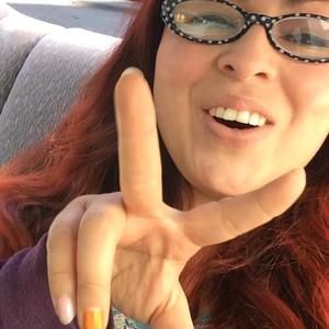 Meet your Posher, Moni