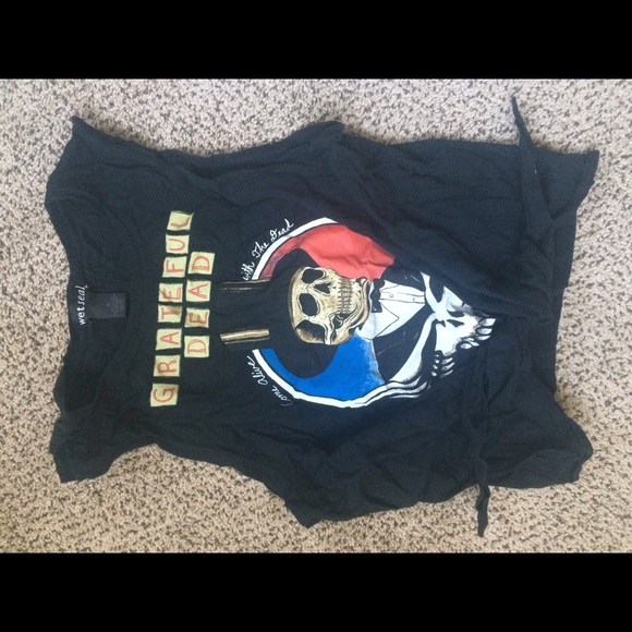 Wet Seal Tops - Crop tie band shirt