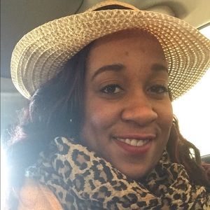 Meet your Posher, Sierra