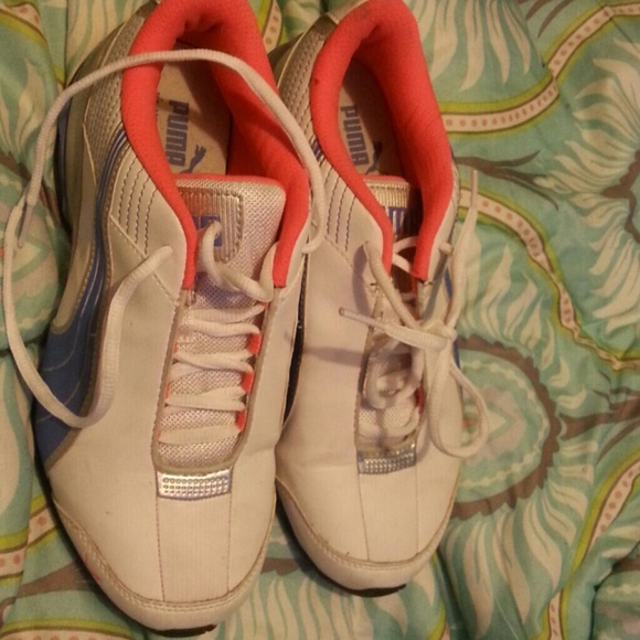 NEVER WORN, Puma running - Picture 3 of 4