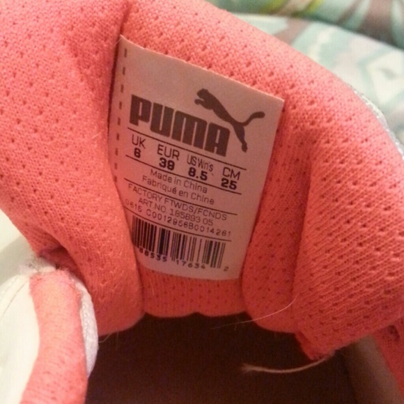 NEVER WORN, Puma running - Picture 4 of 4