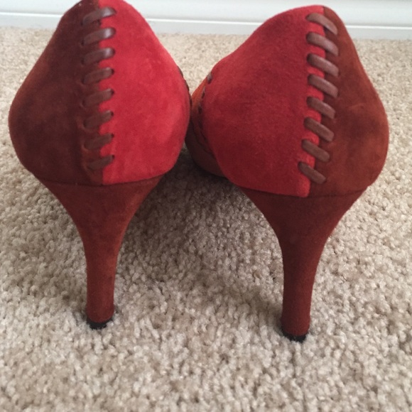 SOLD!!!!  Auth Salvatore Ferragamo heels. MINT! - Picture 3 of 4