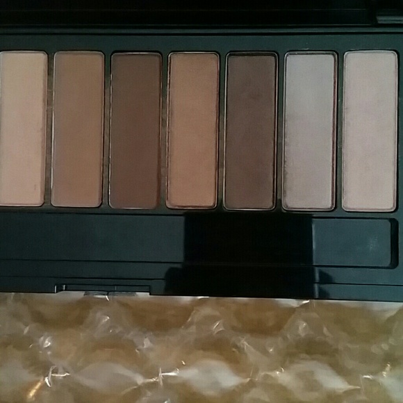 Eye shadow - Picture 3 of 4