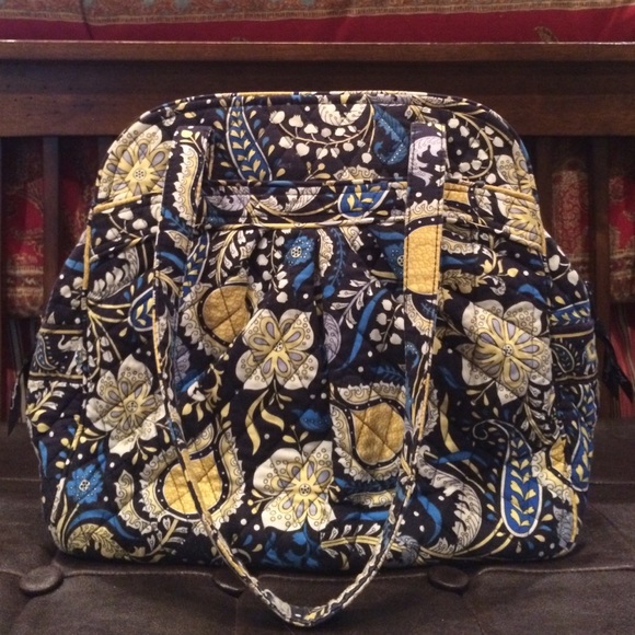 Vera Bradley bag in Ellie Blue pattern