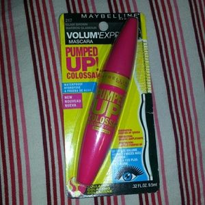 Pumped up colossal waterproof mascara