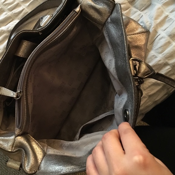 Michael kors purse - Picture 2 of 3