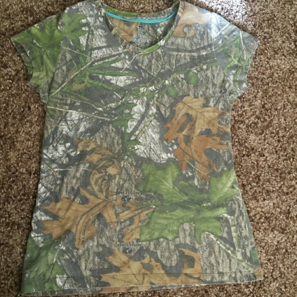 Mossy oak T shirt