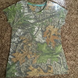 Mossy oak T shirt