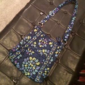 Vera Bradley crossbody in Indigo Pop
