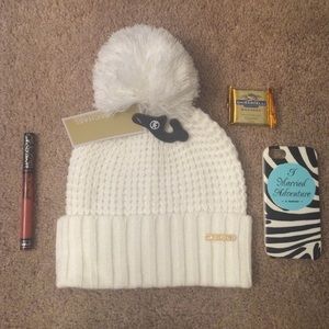 NWT Cream Michael Kors Pom Pom Beanie