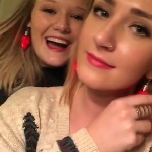 Meet your Posher, Viola