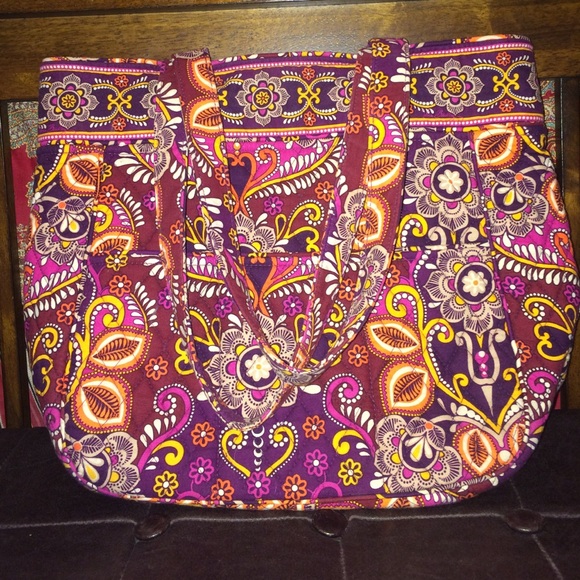 Vera Bradley tote in Safari Sunset!