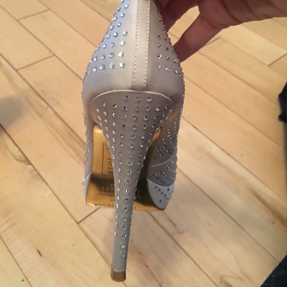 Brand new Ted Baker Peep Toe Pumps - Picture 4 of 4