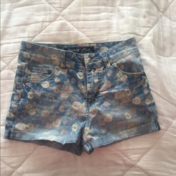 High waisted floral shorts - Picture 1 of 2