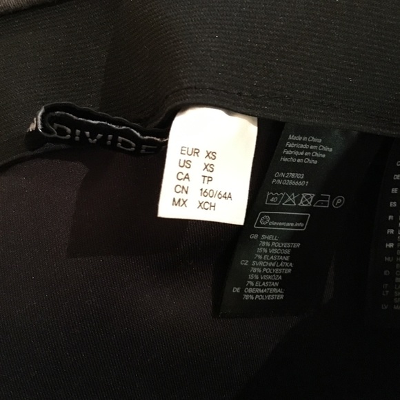 SOLD in bundle! H&M pencil skirt - Picture 3 of 3