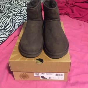 Chocolate mini uggs