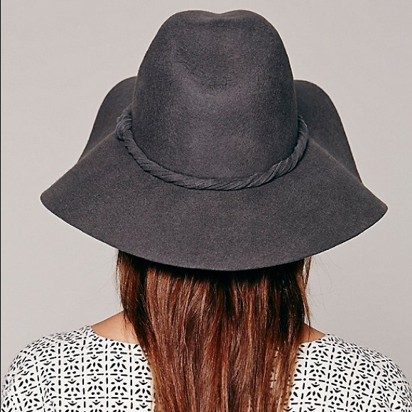 ✖️SOLD✖️Free People Felt Floppy Hat - Picture 3 of 4