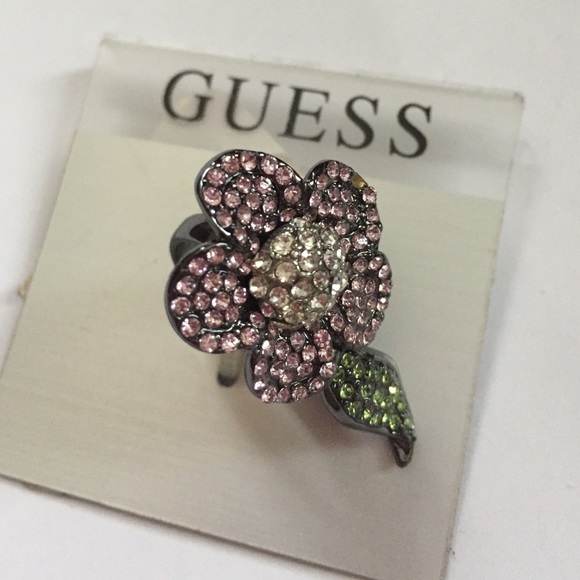 Guess flower ring rhinestones size 7 new