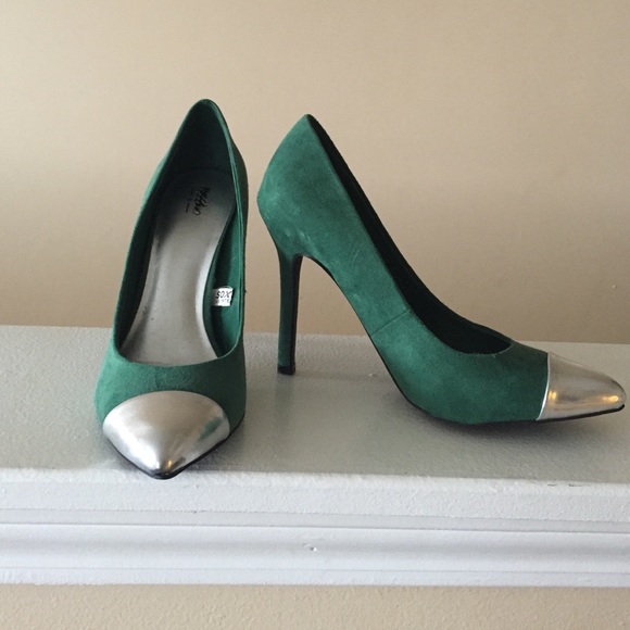 Green Suede Heels with Silve Toe