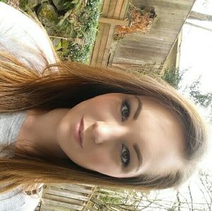 Meet your Posher, Leah