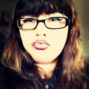 Meet your Posher, Desiree