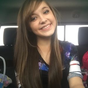 Meet your Posher, Kayla