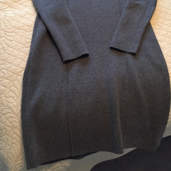 Dress - Picture 3 of 4